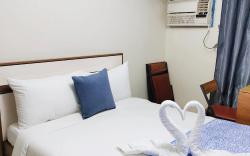 condominium daily rental with a city view.