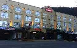 Harrison Lake Hotel