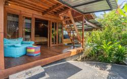 Serene Pondok Carik Villa