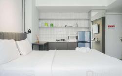 Warm & Simply Studio Urbantown Serpong By Travelio