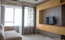 Comfort 2BR at Nifarro Park Apartment By Travelio