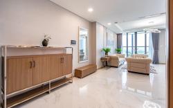Best View with 3 beds at L81 beside Vincom Center