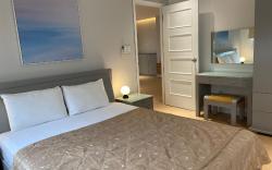 Thien Son Serviced Apt 3-Bedroom with Balcony