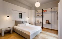 Studio In 1930s Listed Building Near Syntagma Square