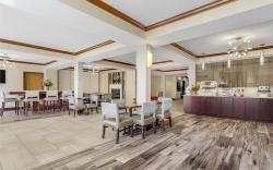 Best Western Plus River Escape Inn & Suites