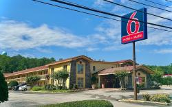 Motel 6 Huntsville, AL - University Dr