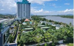 CASTLE BAYVIEW RESORT & SPA