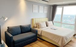 Top Family Studio Breeze Bintaro Apartment OkeStay