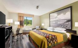 Super 8 By Wyndham Clinton