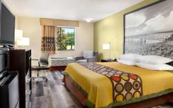 Super 8 By Wyndham Clinton