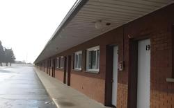 Motel R-100