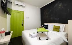 Urbanview Hotel Bizhome Artha Gading Boulevard by RedDoorz
