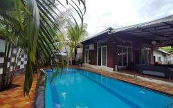 Stay Leisurely Country House, Karjat with Lawn 