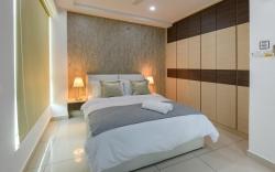 Seaview Tropical /2R1B/1~8Pax/Gurney Mansion One