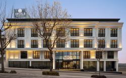 Operla Airport Hotels, Trademark Collection by Wyndham