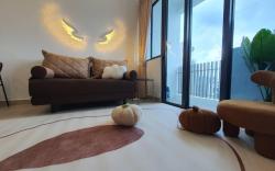 One Bedroom 50mShoppingMall/Subway/RoofTop Pool RL