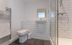 Contemporary 2 Bedroom Apartment - Birmingham City Centre - Digbeth, Bullring & Coach Station