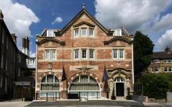 One Warwick Park Hotel