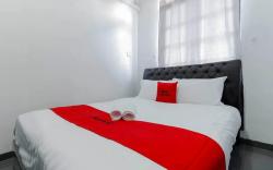 RedDoorz Plus near Batam City Square