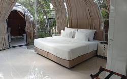 V20 Boutique Jacuzzi Hotel