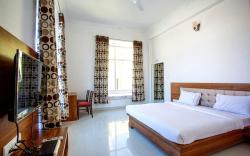 Lb The Amar Palace