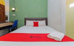 RedDoorz near Juanda International Airport 2