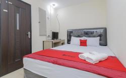 RedDoorz near RS Sari Asih Ciledug
