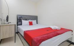 RedDoorz near RS Sari Asih Ciledug