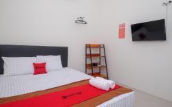 RedDoorz near Alun Alun Magelang 2