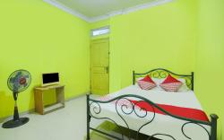 SPOT ON 91879 Emes Jaya Homestay