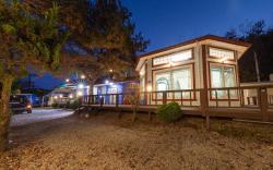 Hongcheon Nolleowa Aegyeondongban Pension