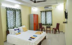 Hotel Yellow Bells