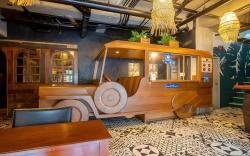 CONNECTOR HOSTEL