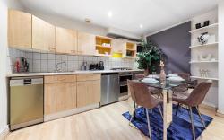 Deluxe Camden Apartment