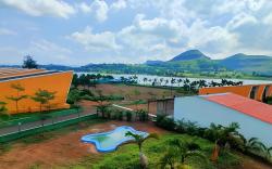 Mountain N Lake Resort