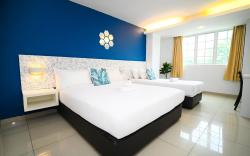 Swing & Pillows @ PJ SS2