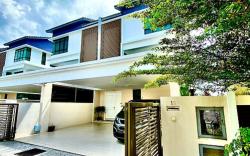 Batu Ferringhi Luxurious Modern Designed 5BR House