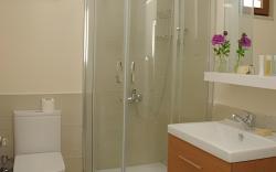 three apples suites