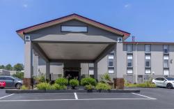 Red Roof Inn & Suites Clinton, MS