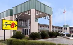 Super 8 by Wyndham Seguin