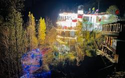 TRIMURTI HOTEL RAMA PALACE