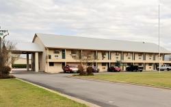 Bastrop Inn
