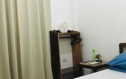 Queen’s Rooms Rental 4