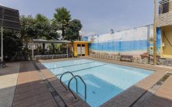 RedDoorz Plus near Museum Angkut Batu 4