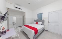 RedDoorz Syariah near Alun Alun Ciledug Cirebon
