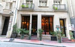 No11 Hotel & Apartments