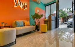 Sans Hotel Clover Ace Surabaya by RedDoorz