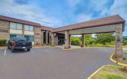 Travelodge by Wyndham Vernon CT