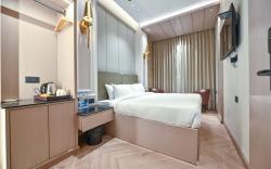 Hotel The Royal Placid