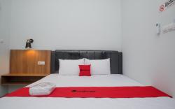 RedDoorz Plus near Alun Alun Kota Blora